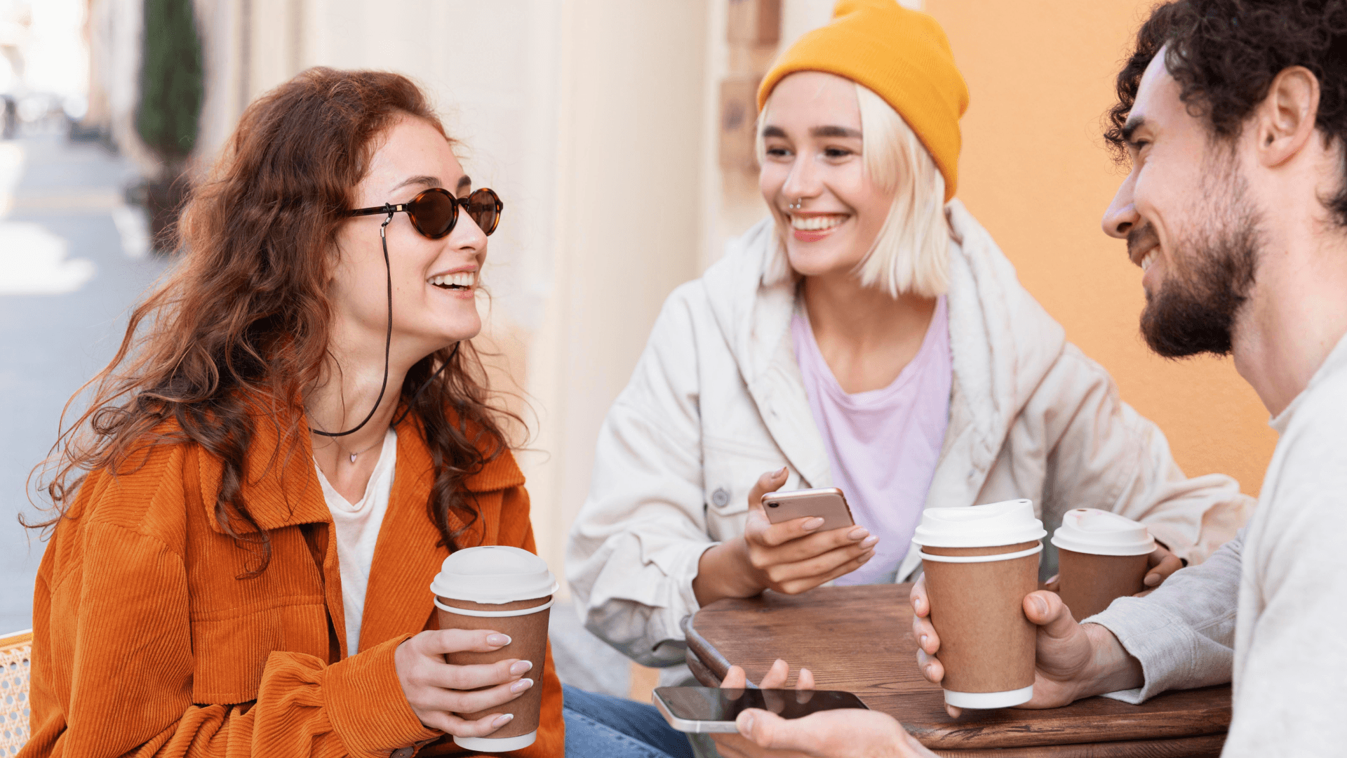 Du und deine Freund*innen sparen und profitieren gleichzeitig. Win-Win!